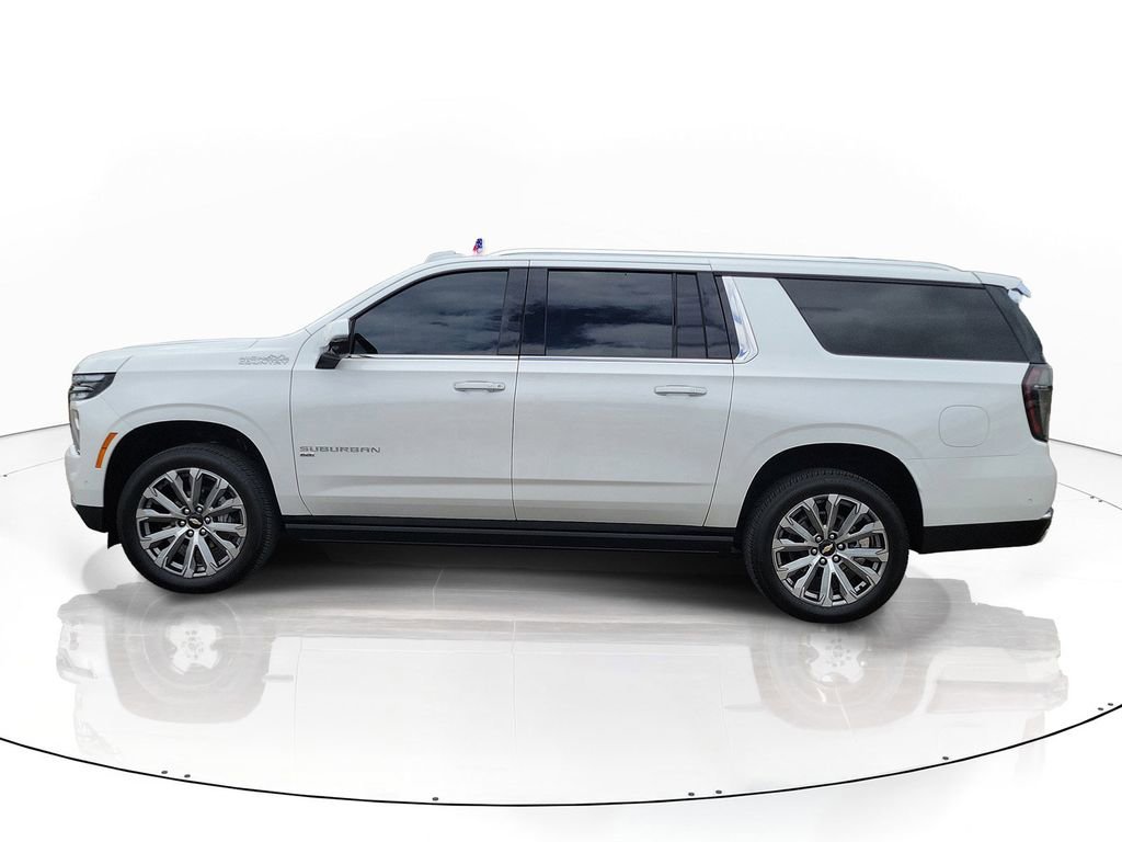 Used 2025 Chevrolet Suburban High Country AWD/4WD image 2