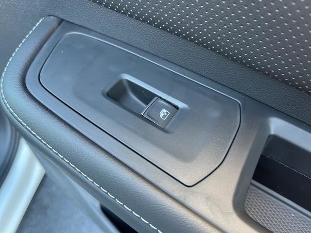 Used 2025 Volkswagen Atlas SE w/ Panoramic Sunroof Package image 25