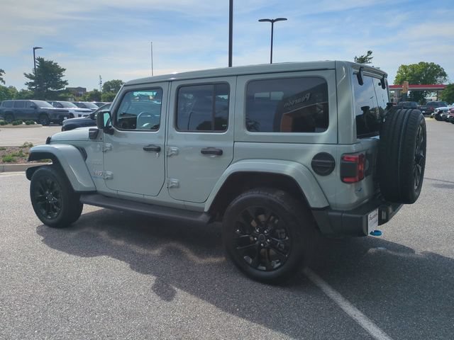 Used 2024 Jeep Wrangler Unlimited Sahara w/ Technology Group AWD/4WD image 6