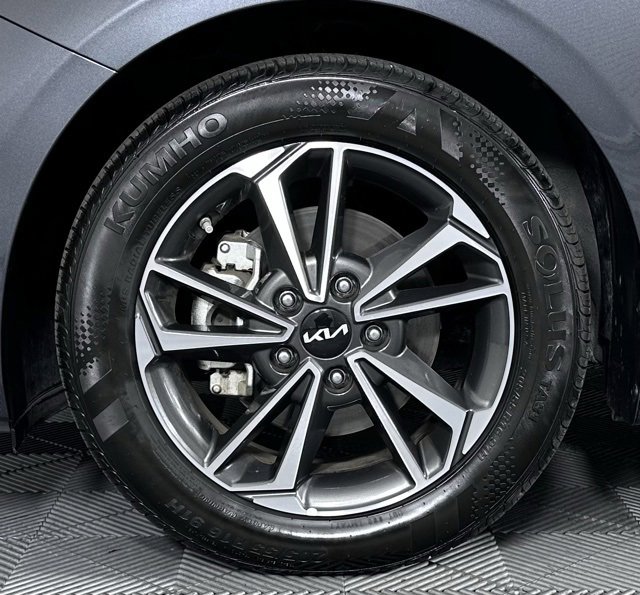 Used 2024 Kia Forte LXS image 13