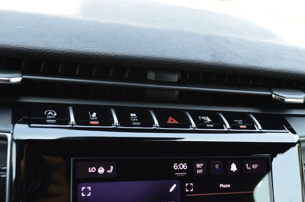 New 2025 Jeep Grand Cherokee Laredo w/ Luxury Tech Group I image 23