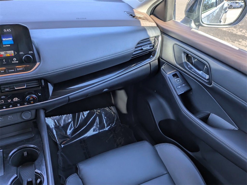 Used 2022 Nissan Rogue SL w/ SL Premium Package image 17