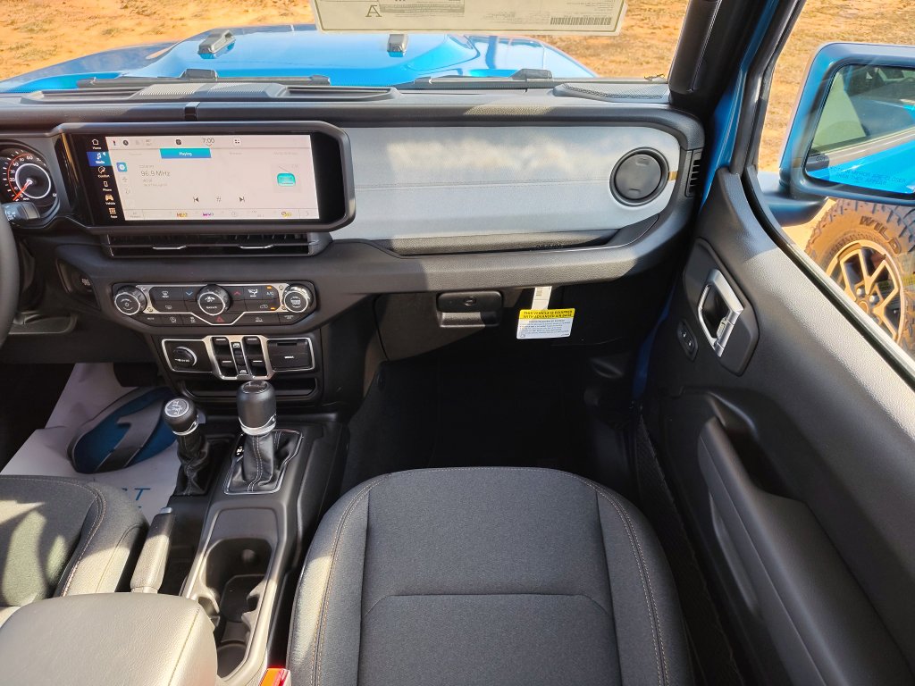 New 2026 Jeep Gladiator Sport AWD/4WD image 24