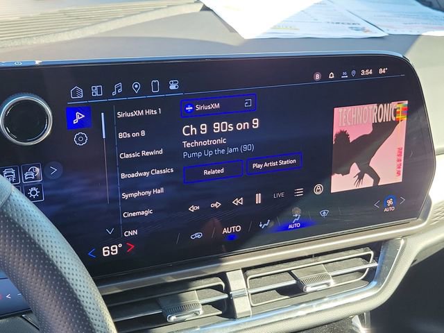 Certified 2025 Chevrolet Equinox EV LT image 27