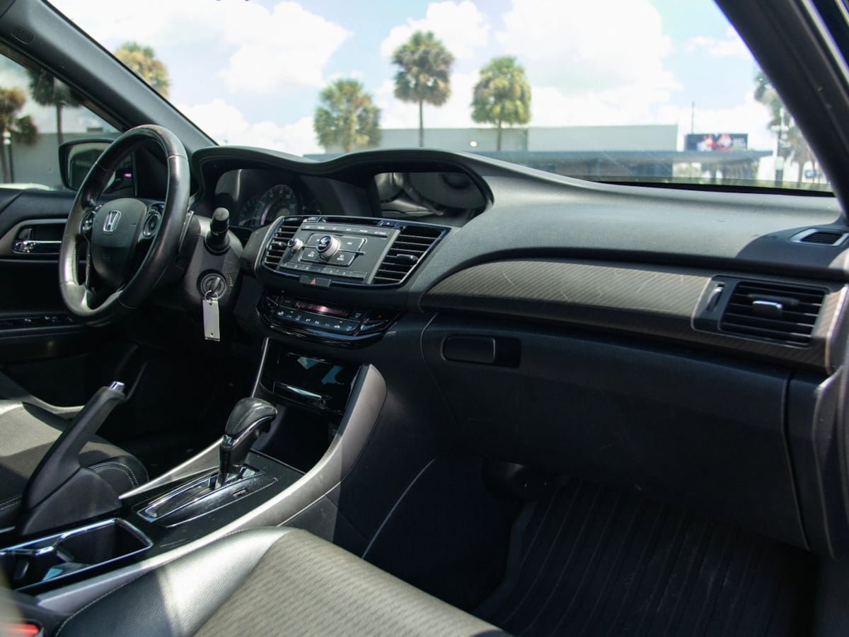 Used 2016 Honda Accord Sport image 22