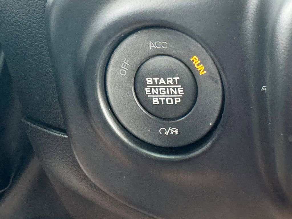 Used 2023 Jeep Wrangler Unlimited Sahara AWD/4WD image 26