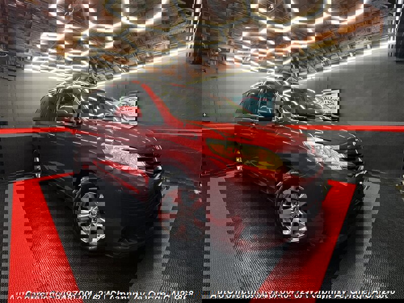 Used 2012 Toyota Sienna LE w/ Towing Pkg image 1