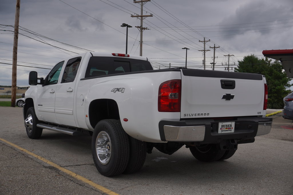 Used 2011 Chevrolet Silverado 3500 LTZ w/ LTZ Plus Package AWD/4WD image 5