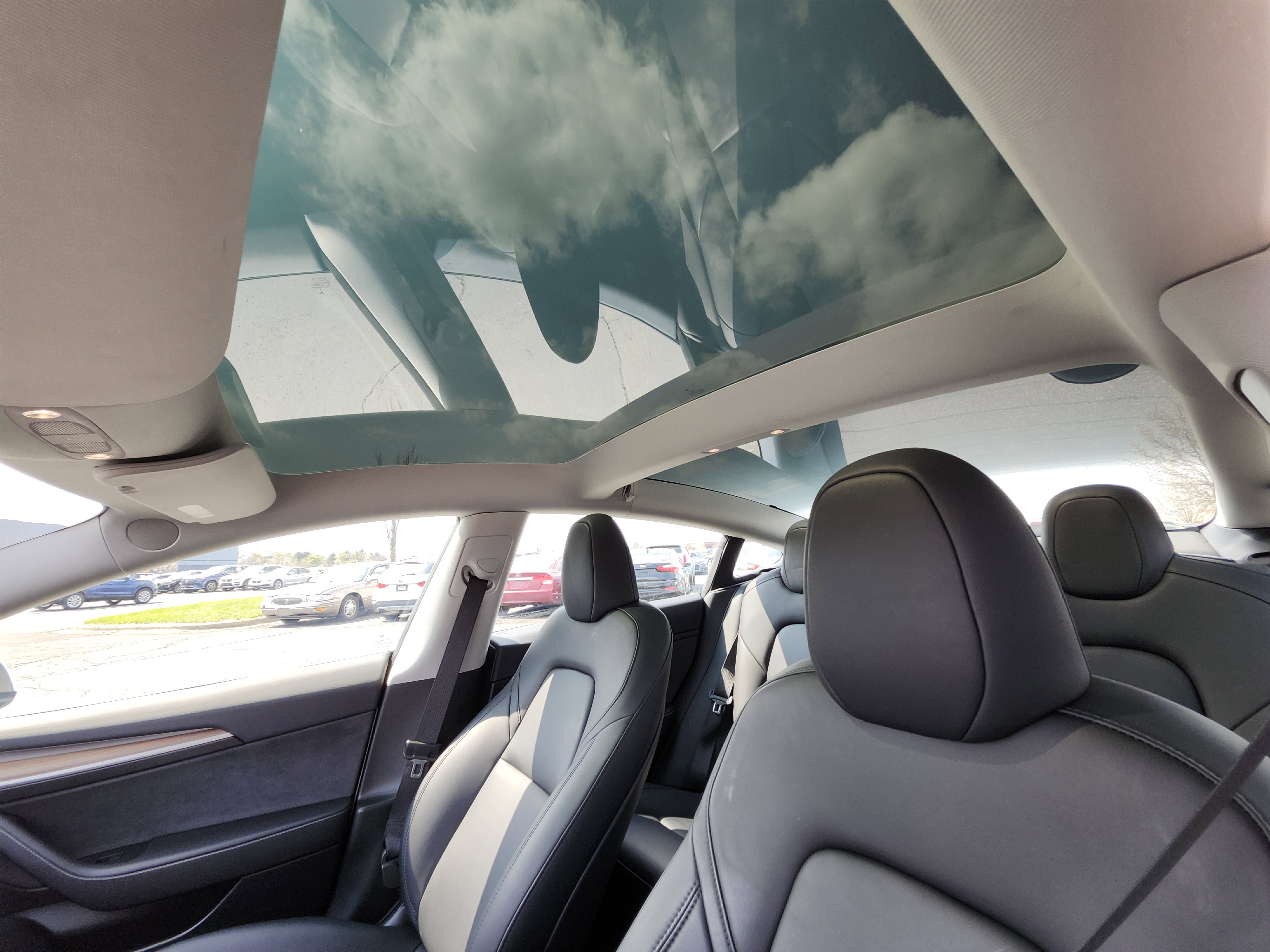 Used 2023 Tesla Model 3 Standard Range image 2