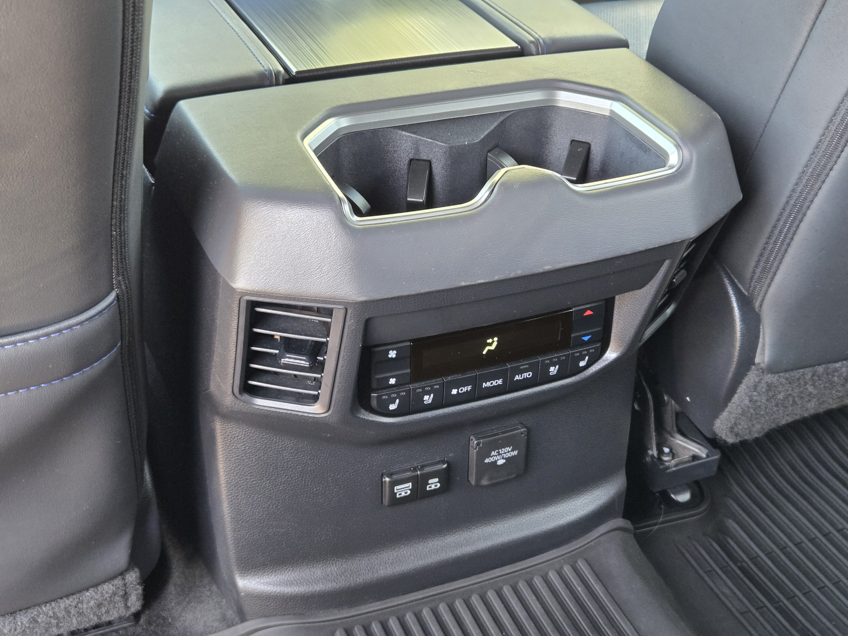 Used 2024 Toyota Sequoia Platinum AWD/4WD image 28