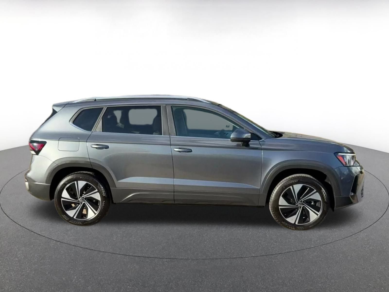Used 2026 Volkswagen Taos SE AWD/4WD image 15