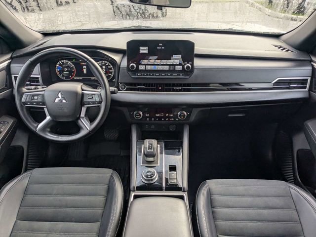 Used 2024 Mitsubishi Outlander SE image 15