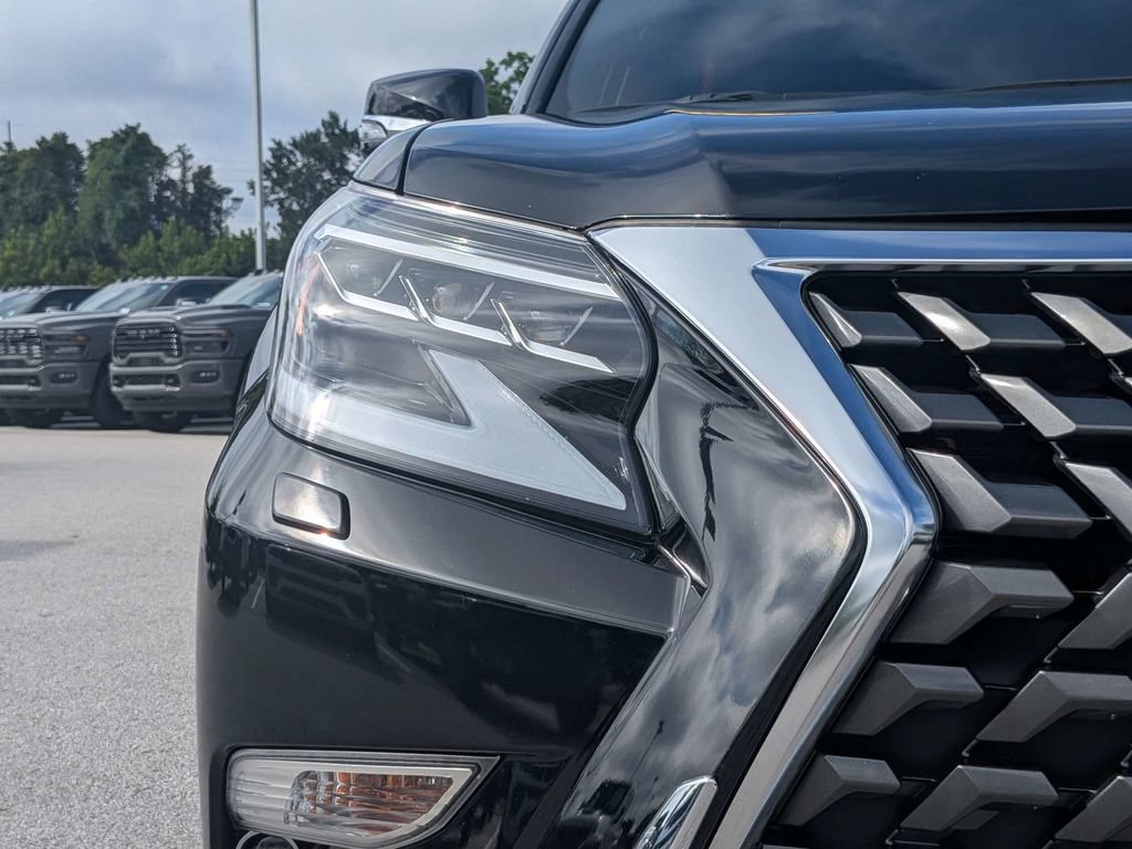 Used 2022 Lexus GX 460 Luxury w/ Sport Design Package AWD/4WD image 9
