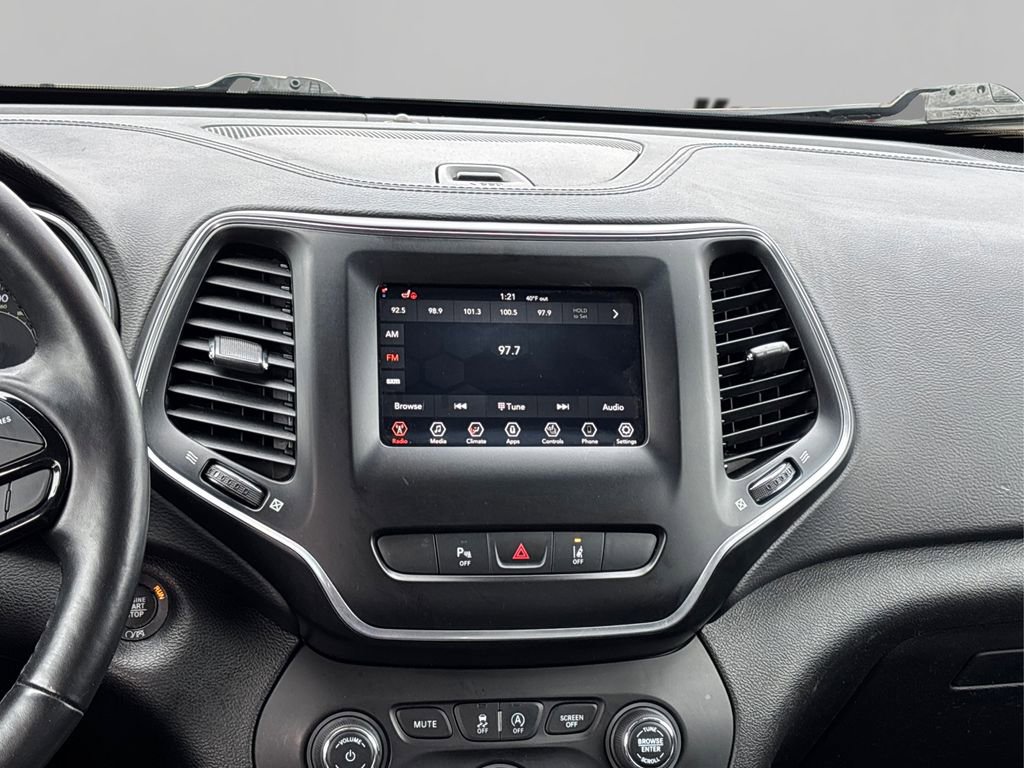 Used 2021 Jeep Cherokee Latitude Plus image 17