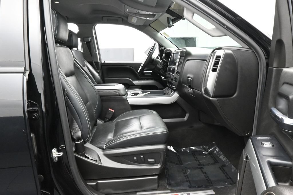 Used 2018 Chevrolet Silverado 1500 LT w/ All Star Edition AWD/4WD image 40