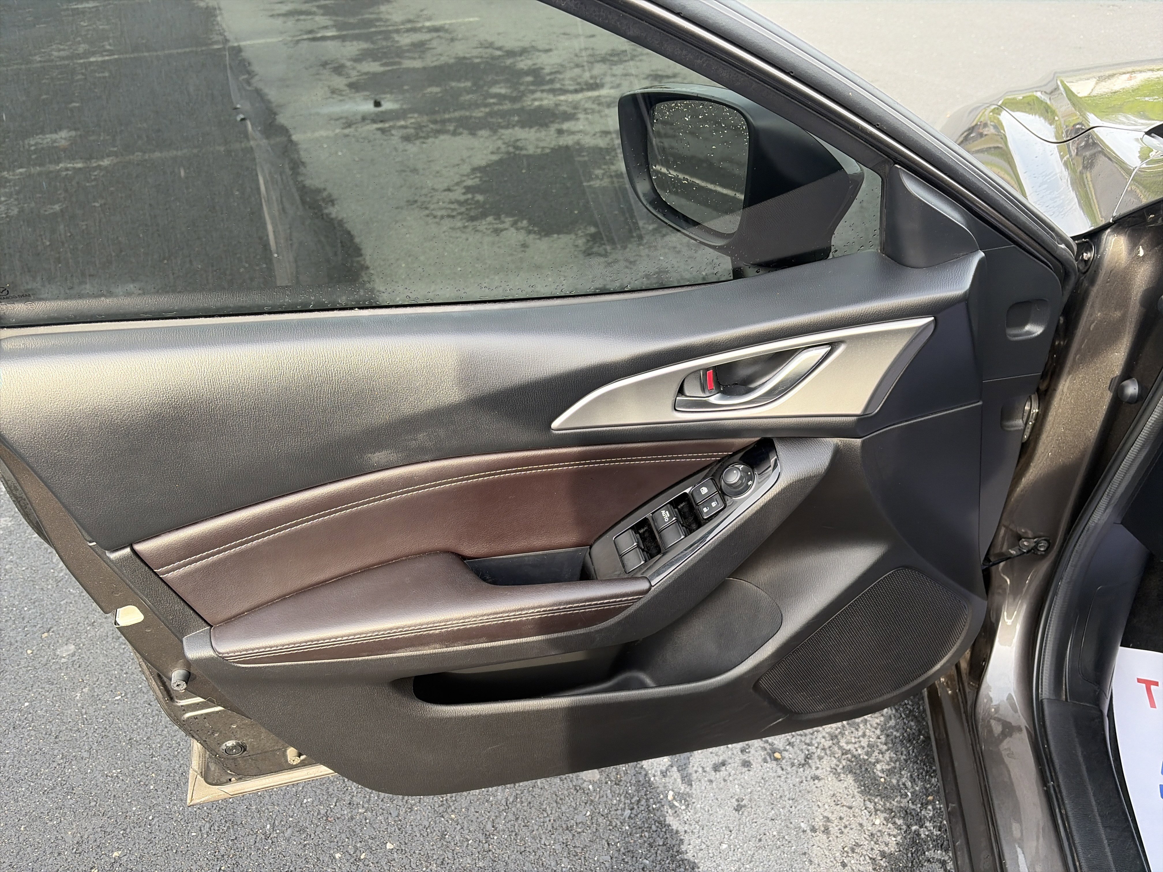 Used 2017 MAZDA MAZDA3 Touring FWD image 13