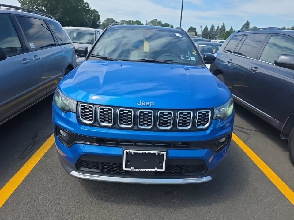 Certified 2025 Jeep Compass Limited AWD/4WD image 2