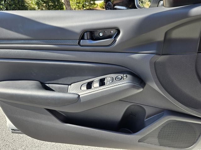 Used 2025 Nissan Altima 2.5 S FWD image 33