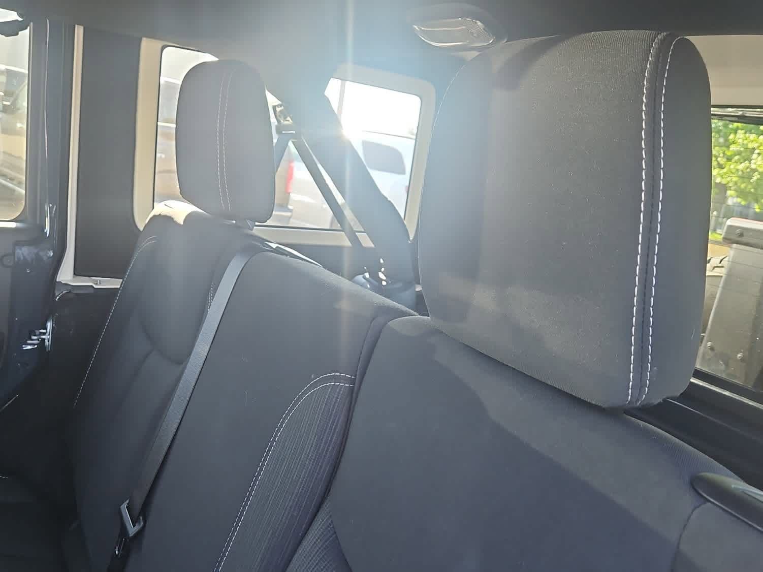 Used 2018 Jeep Wrangler Unlimited Sahara w/ Connectivity Group image 12