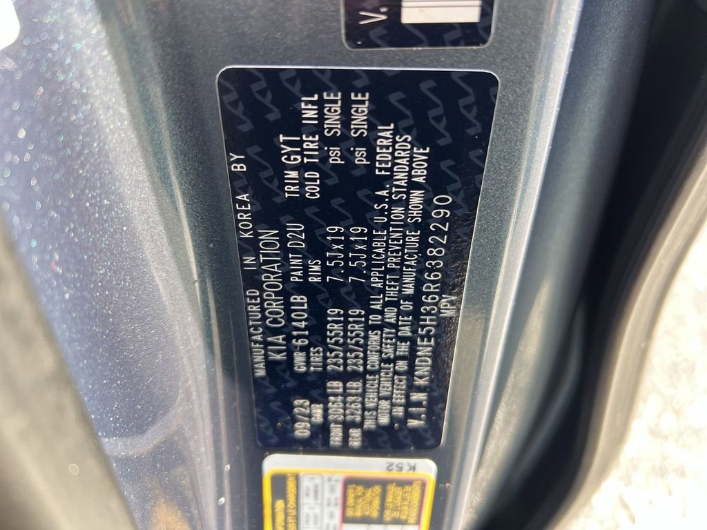 Used 2024 Kia Carnival SX Prestige image 30