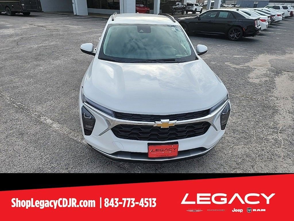 Used 2024 Chevrolet Trax LT image 4