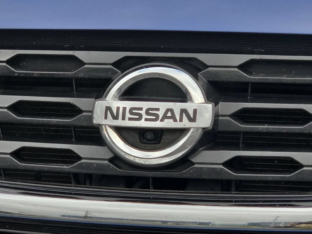 Used 2018 Nissan Pathfinder Platinum AWD/4WD image 10