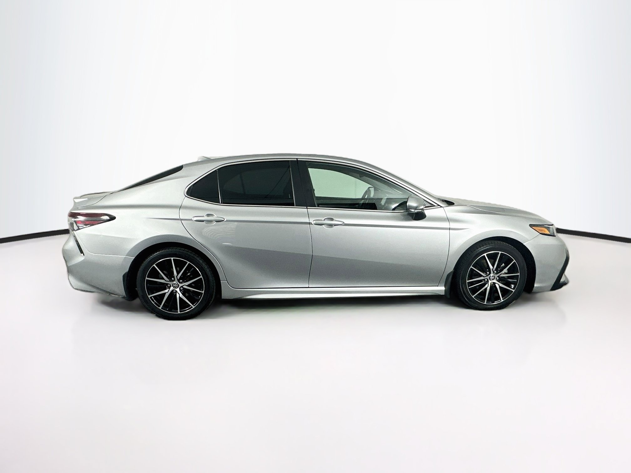 Used 2023 Toyota Camry SE FWD image 10