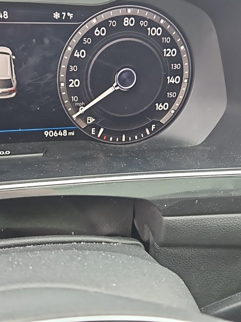 Used 2018 Volkswagen Tiguan SEL Premium w/ 3rd Row Seat Package image 12