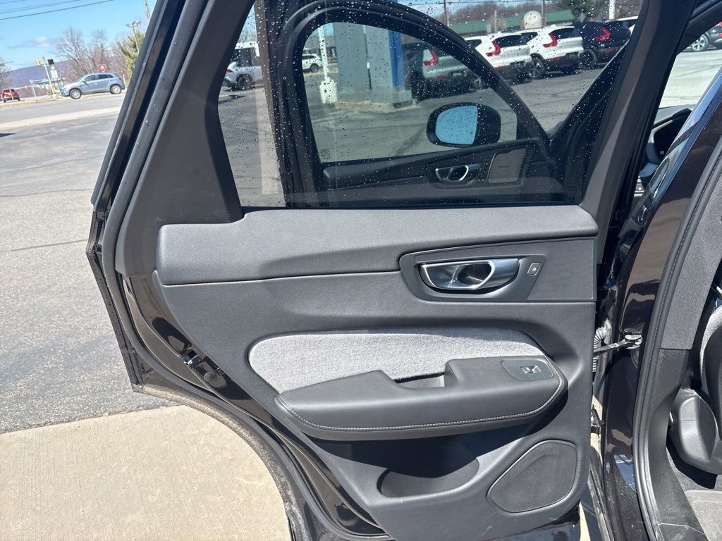 Used 2024 Volvo XC60 T8 Ultimate w/ Protection Package Premier image 29