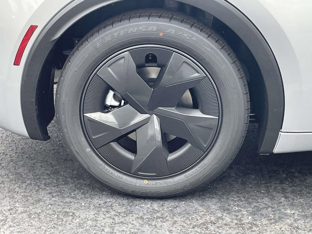 New 2026 Toyota Prius LE image 13