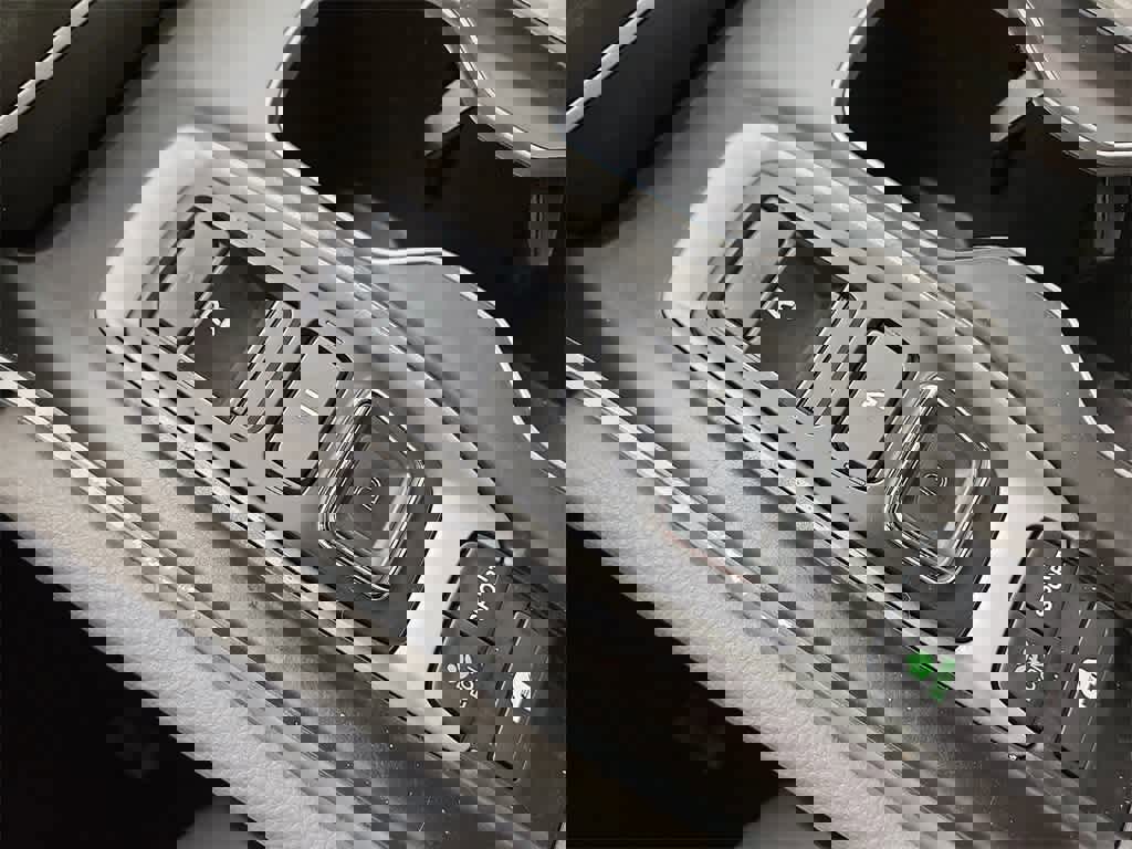 Used 2019 Honda Accord EX image 12