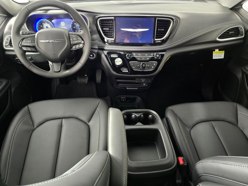 New 2026 Chrysler Pacifica Select AWD/4WD image 19