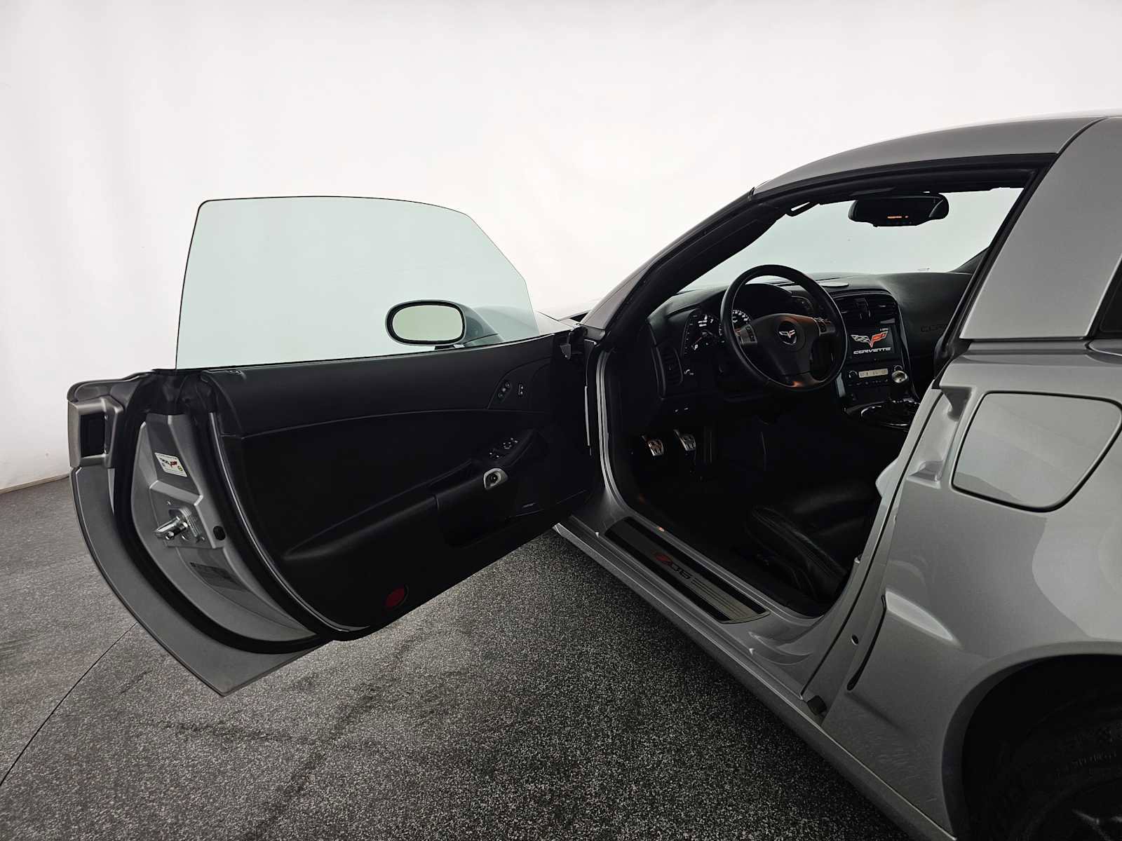 Used 2009 Chevrolet Corvette Z06 w/ Preferred Equipment Group image 16