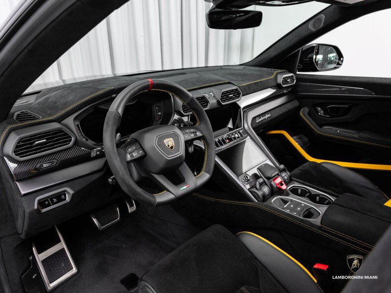 Used 2024 Lamborghini Urus Performante image 24