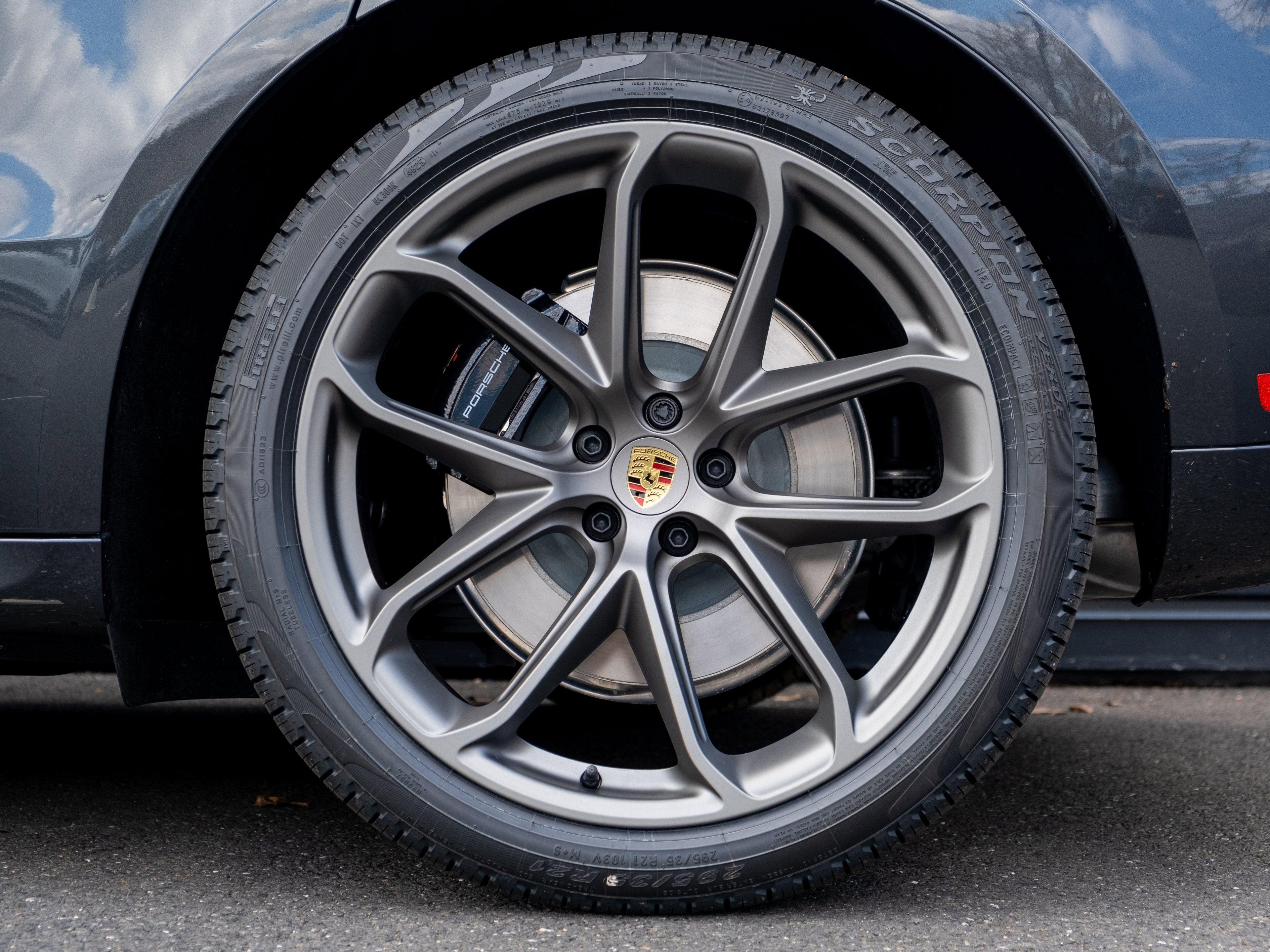 New 2026 Porsche Macan GTS AWD/4WD image 13