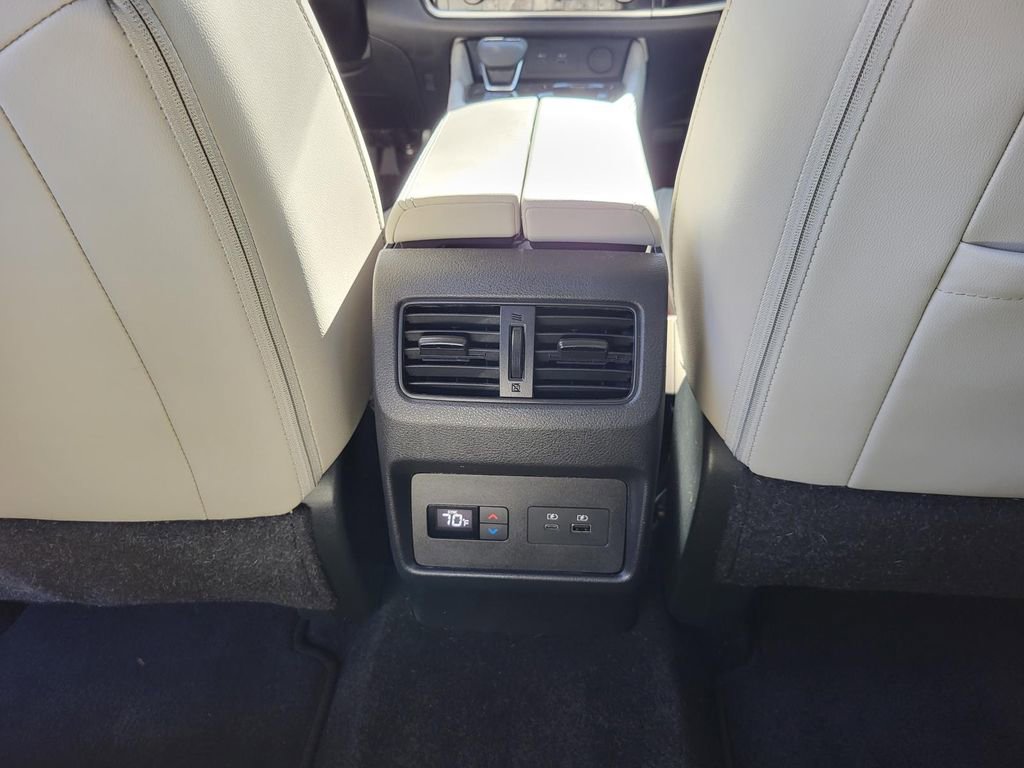 Used 2023 Nissan Rogue SL w/ SL Premium Package image 15