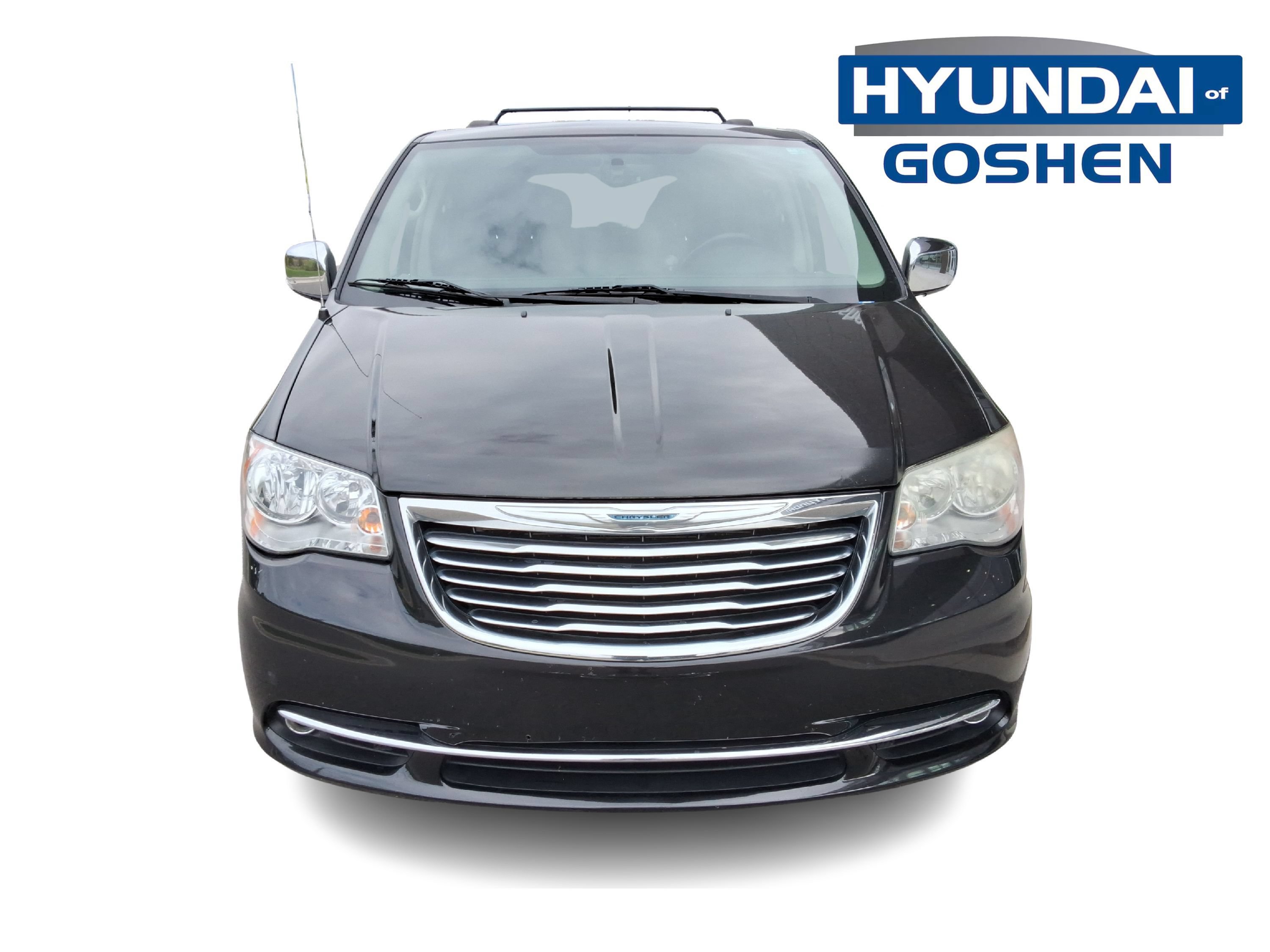 Used 2014 Chrysler Town & Country Touring-L FWD image 2