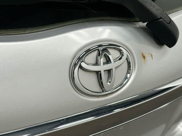 Used 2012 Toyota Yaris SE FWD image 22