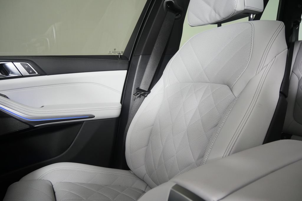 Used 2025 BMW X5 sDrive40i RWD image 26