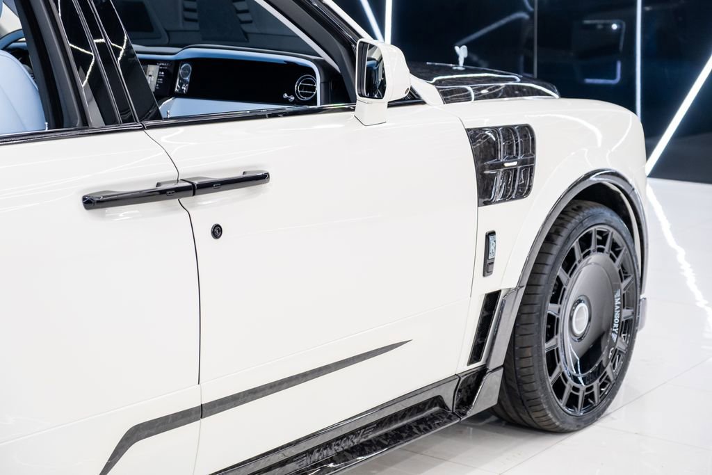 Used 2026 Rolls-Royce Cullinan AWD/4WD image 14