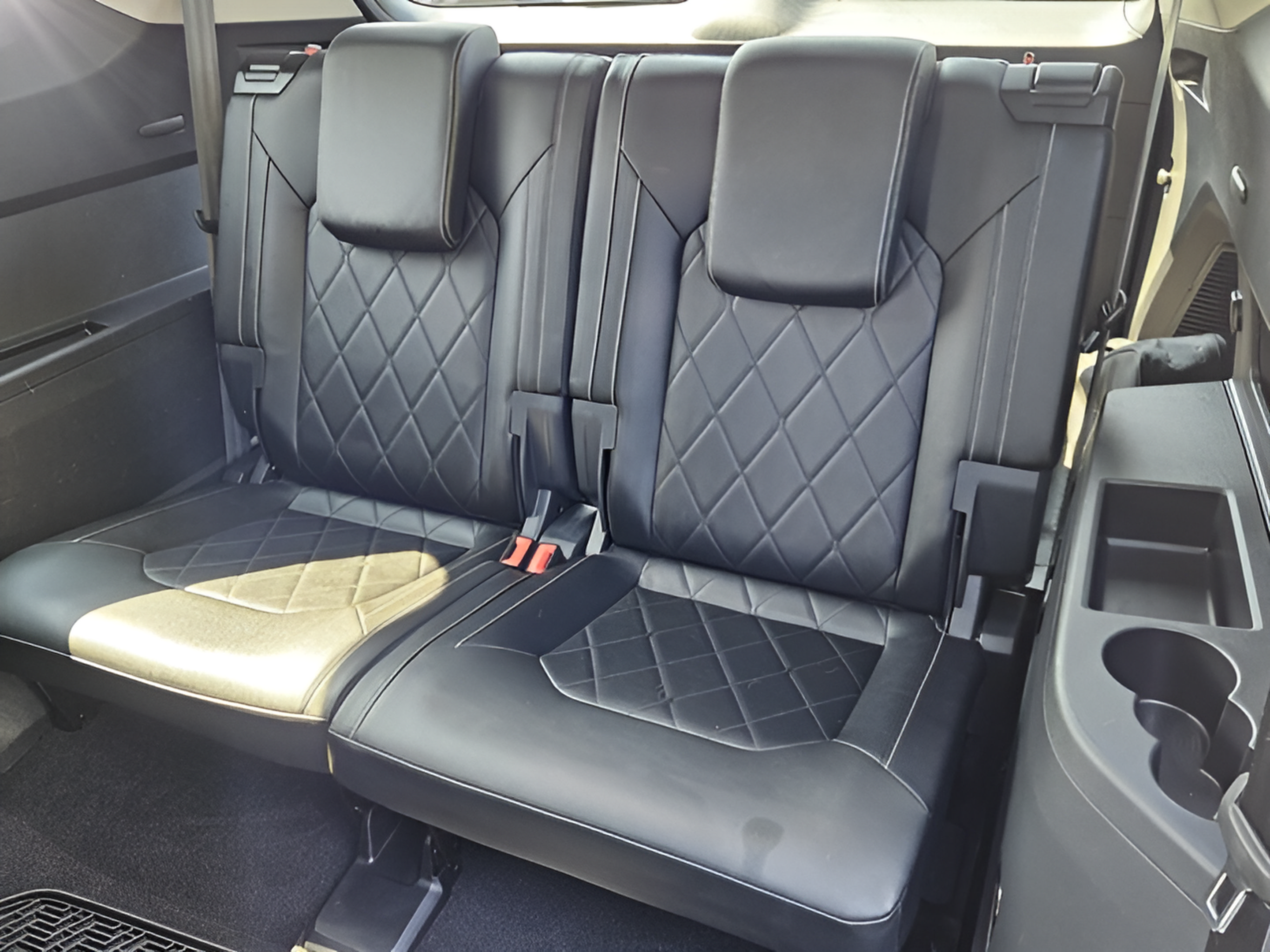 Used 2024 Volkswagen Atlas SEL Premium R-Line AWD/4WD image 9
