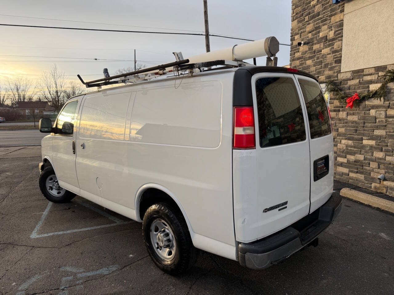 Used 2014 Chevrolet Express 2500 RWD image 3