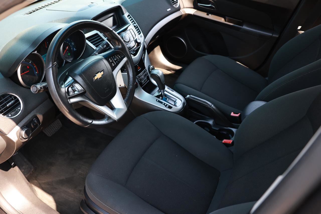 Used 2011 Chevrolet Cruze Eco FWD image 4