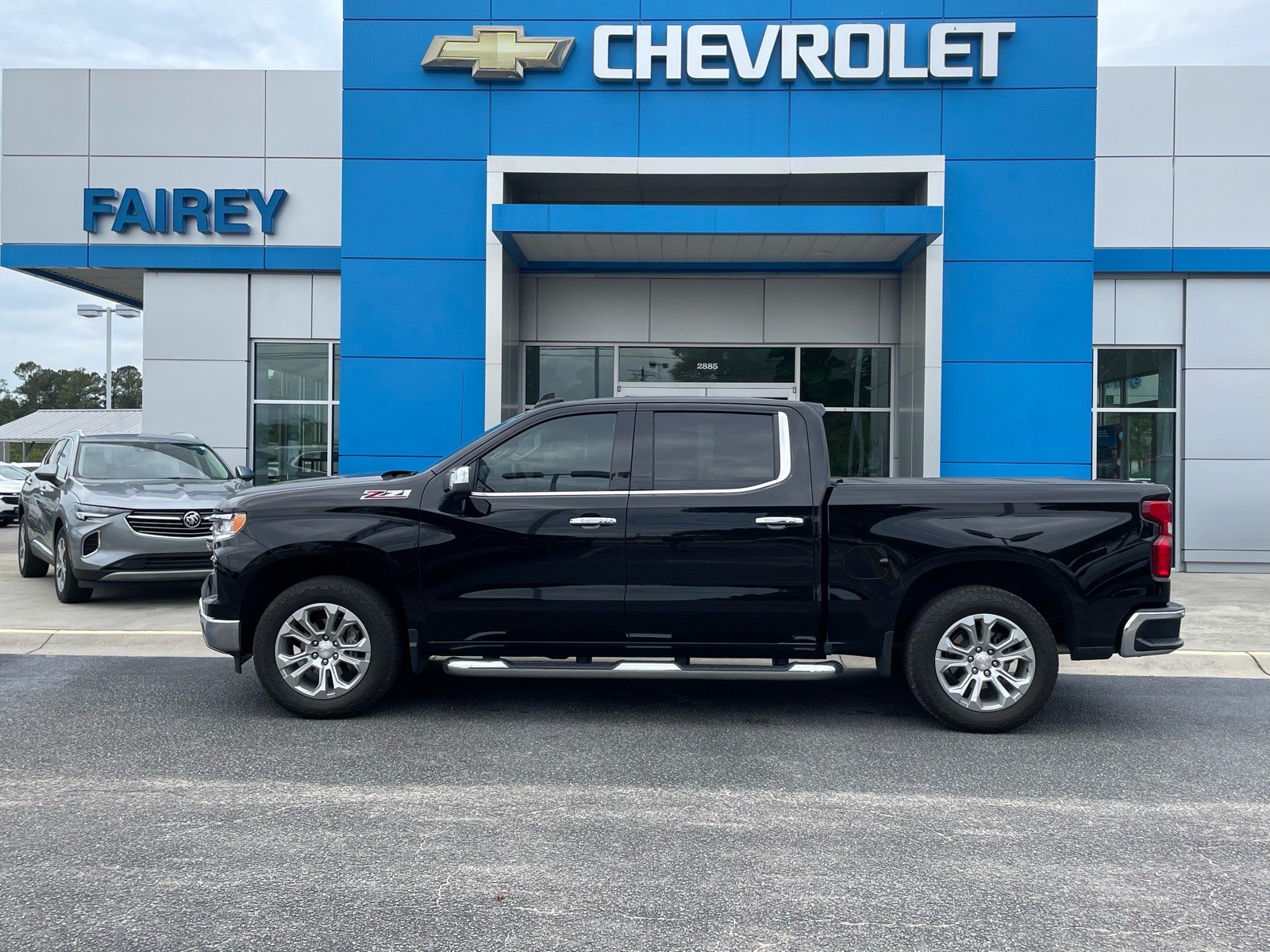 Used 2024 Chevrolet Silverado 1500 LTZ w/ LTZ Premium Package AWD/4WD image 2