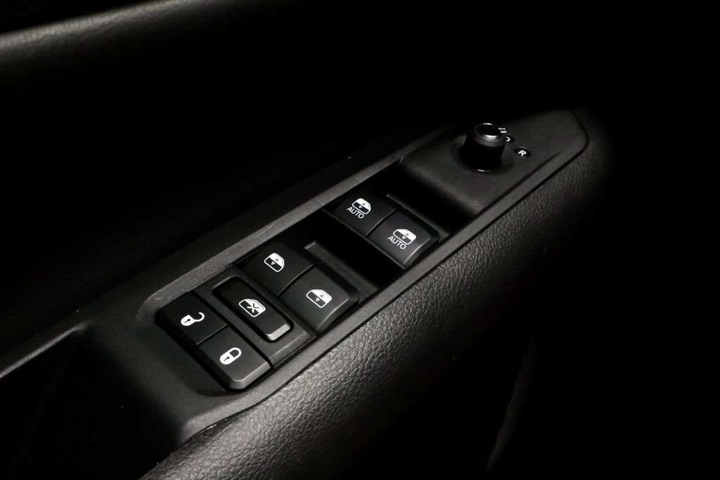 Used 2025 Jeep Compass Trailhawk AWD/4WD image 25