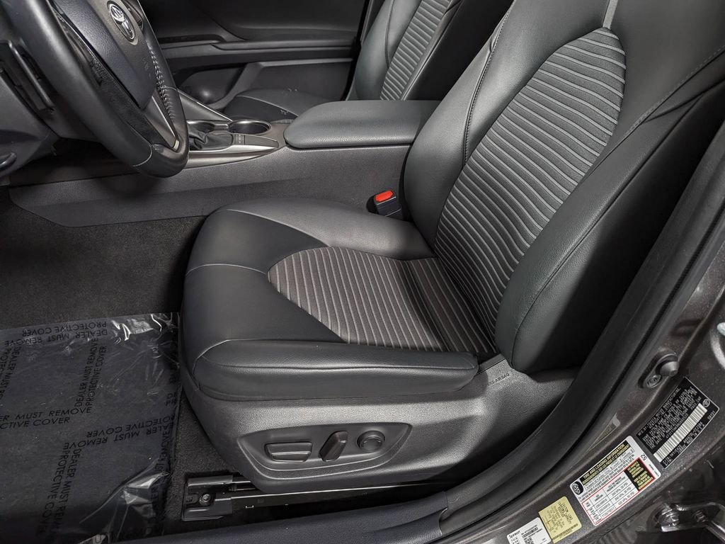 Used 2022 Toyota Camry SE image 15