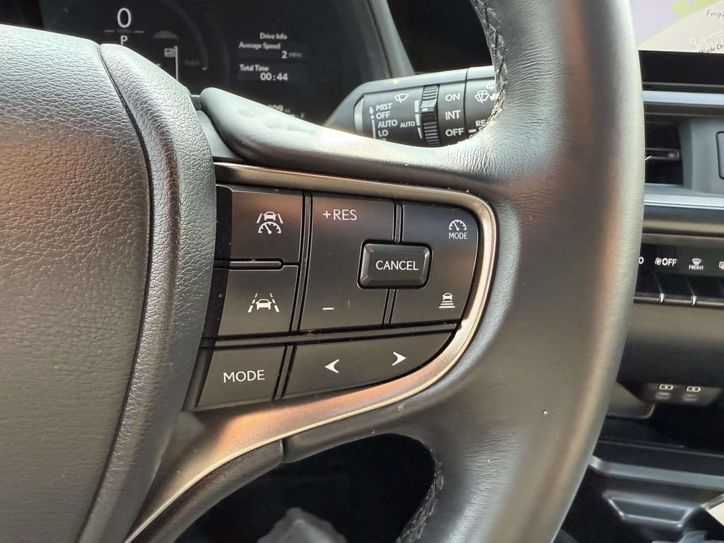 Used 2025 Lexus UX 300h AWD w/ Accessory Package (Z1) image 21