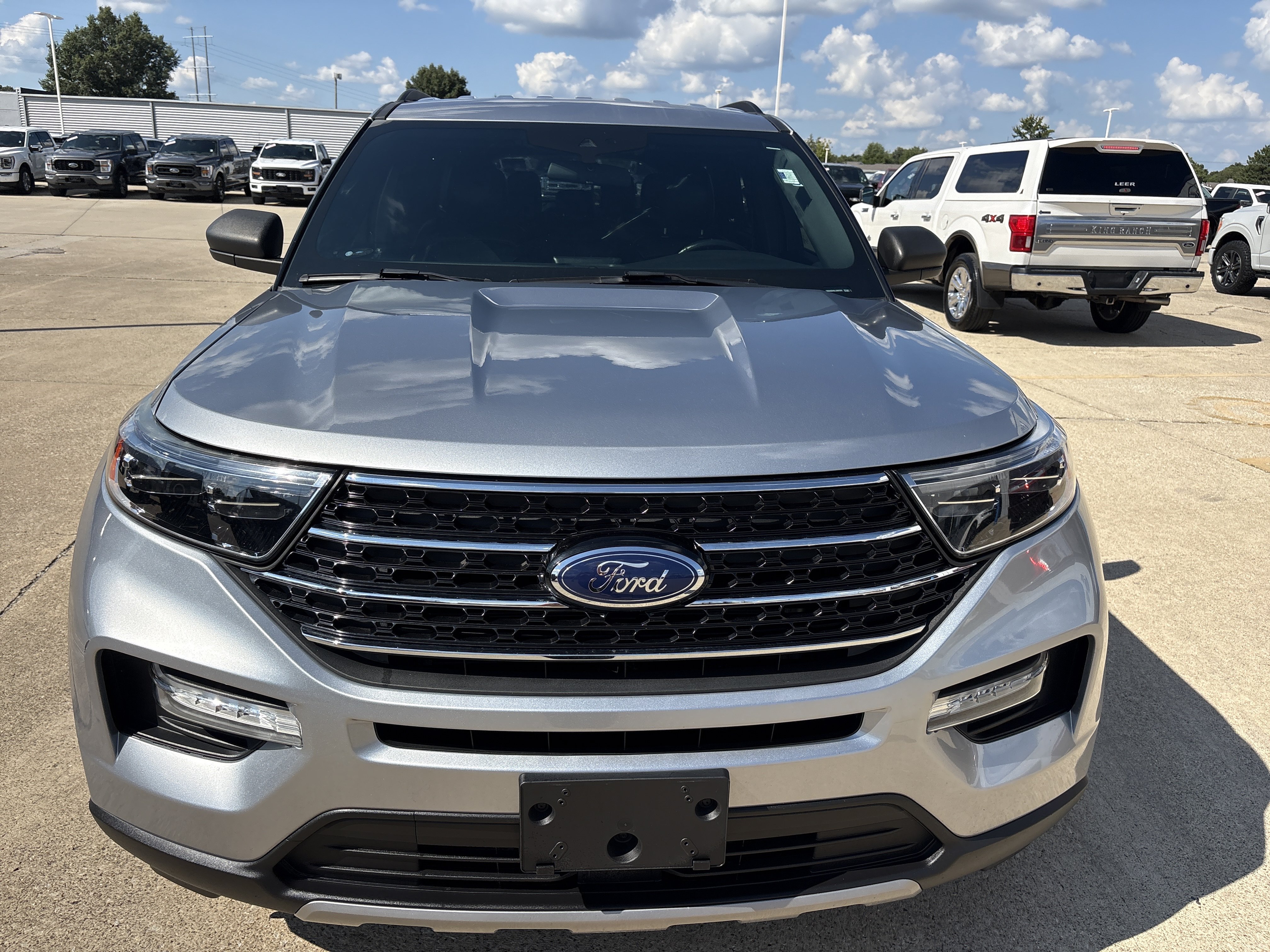 Used 2020 Ford Explorer XLT w/ Equipment Group 202A AWD/4WD image 3