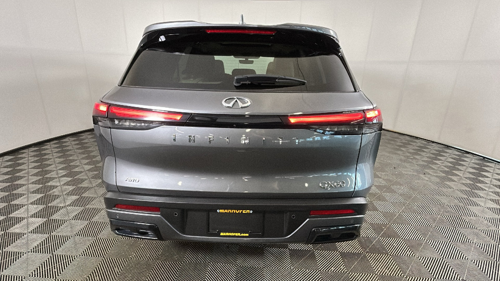 Used 2024 INFINITI QX60 Luxe AWD/4WD image 3