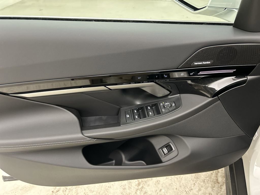 Certified 2025 BMW 530i xDrive image 14